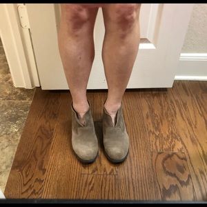 Jessica Simpson taupe booties